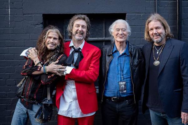 The Black Crowes bring out Steven Tyler for his first performance since injuring his vocal cords