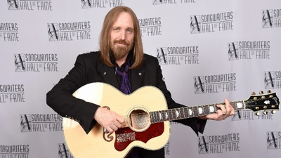 Tom Petty’s family suing auction house over sale of alleged stolen property