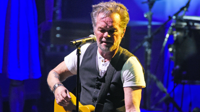 John Mellencamp threatens to leave show due to boisterous Cleveland crowd