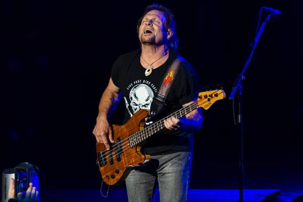 Michael Anthony plays Van Halen classics with Green Day’s Billy Joe Armstrong, Mike Dirnt